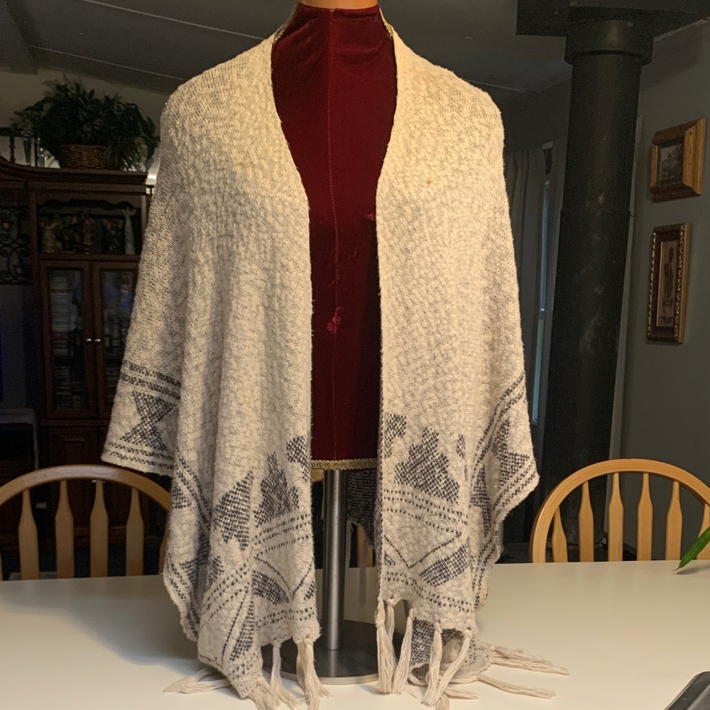 Billabong Cream Shawl in  geometric print